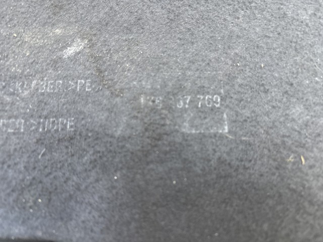 212799 Volkswagen Golf VI. 2008-2013 kalaptartó 1K6867769