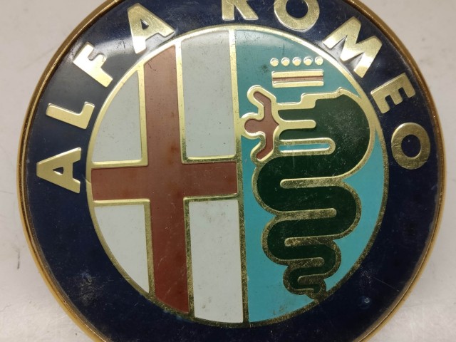 214188 Alfa Romeo 145,146,155,156,166 hátsó embléma, a képen látható állapotban