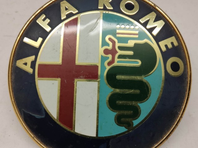 214207 Alfa Romeo 145,146,155,156,166 hátsó embléma, a képen látható állapotban 