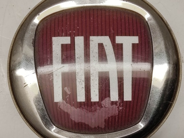 Fiat Freemont 2011-2015 Felni közép kupak használt  Bordó 