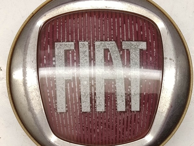 Fiat Freemont 2011-2015 Felni közép kupak használt  Bordó 