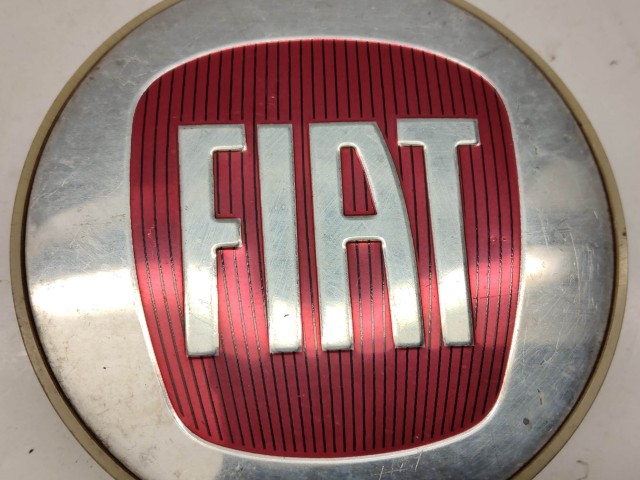Fiat Freemont 2011-2015 Felni közép kupak használt  Bordó 