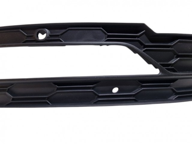 Skoda Octavia IV. 2020-2024 utángyártott új jobb első ködlámpa keret