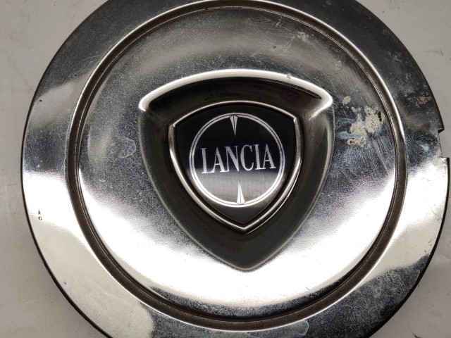 214275 Lancia Musa felni közép kupak, a képen látható 1 rögzítő fűl töréssel