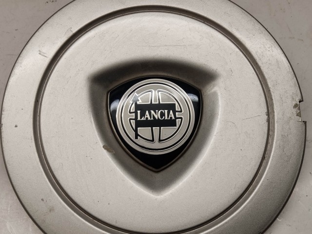 214286 Lancia Musa felni közép kupak, a képen látható 2 rögzítő fűl töréssel