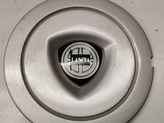 214287 Lancia Musa felni közép kupak, a képen látható 2 rögzítő fűl töréssel