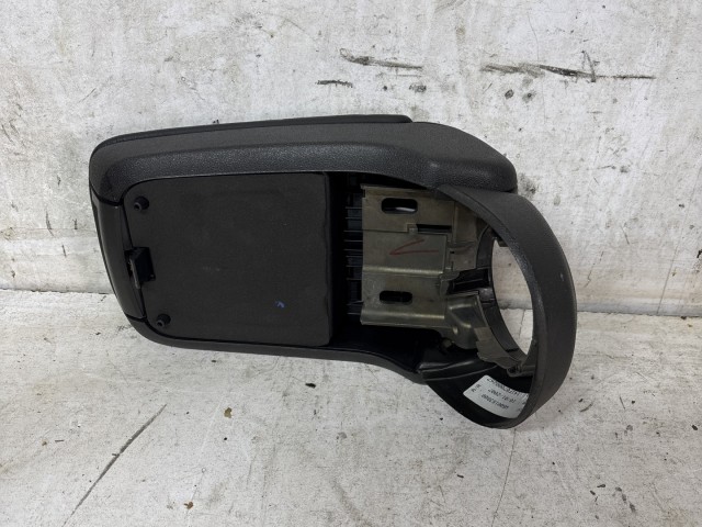 Fiat Bravo 2007-2014 2007-2014 Könyöklő használt  bőr Fekete 