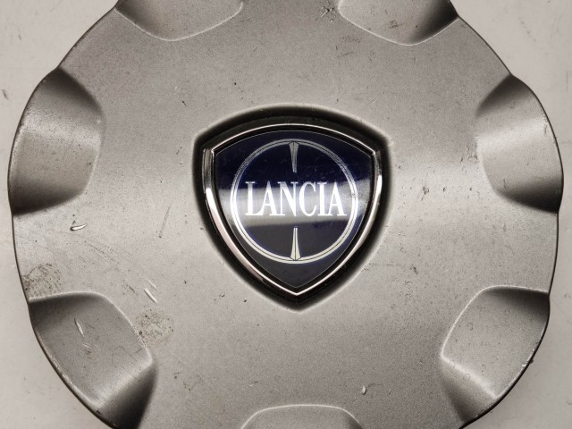 214295 Lancia Delta 2008-2014 felni közép kupak, a képen látható állapotban