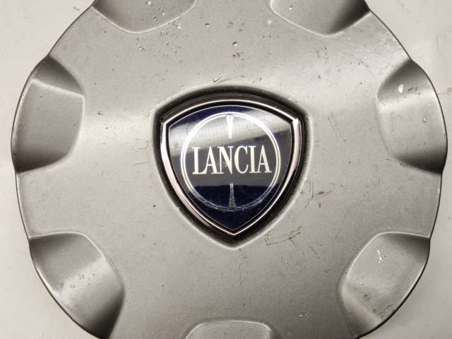 214297 Lancia Delta 2008-2014 felni közép kupak, a képen látható állapotban
