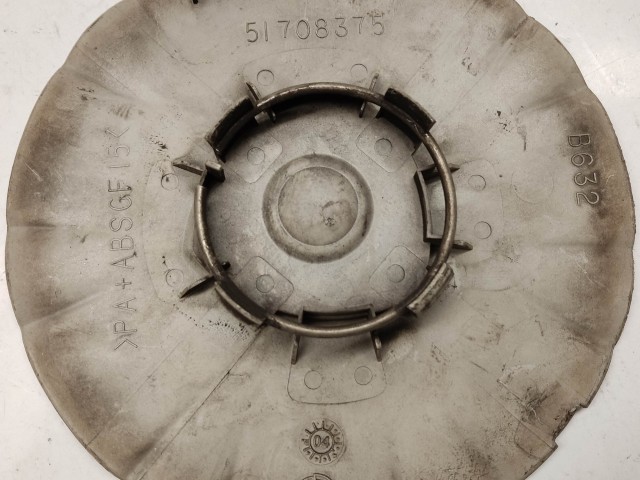 214302 Lancia Ypsilon II. 2003-2011 felni közép kupak, a képen látható állapotban