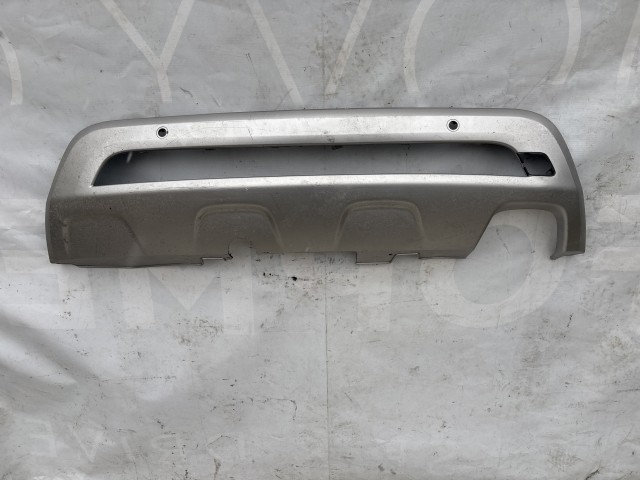 Rács a lökhárítóban