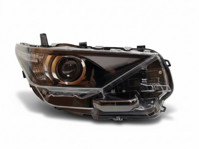 Toyota Auris E18 2015.06.01-2019.02.01 utángyártott új jobb első fényszóró HIR2/LED V.-típ. (motorral) TYC