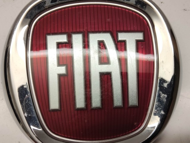 214325 Fiat Bravo 2007-2014, 500 2015-2025 , 500 X, Croma 2008-2010, Idea 2008-2012  első embléma 51944206