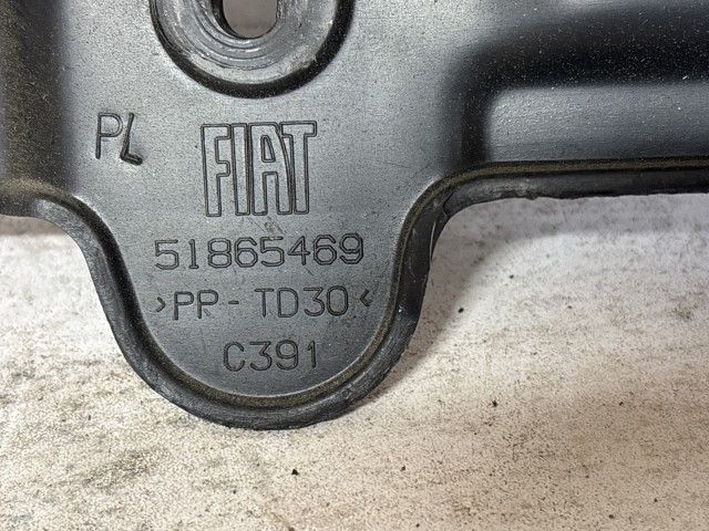 Fiat 500 2007-2025 hátsó középső lökhárító tartó