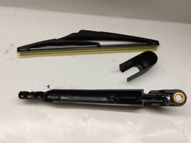 Renault Kadjar 2015- utángyártott új hátsó ablaktörlő kar lapáttal