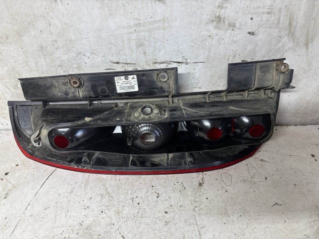 212935 Fiat Doblo III.  2009-2015 2009-2015 Lámpa , Fényszóró használt  jobb hátsó Mako a képen látható sérüléssel