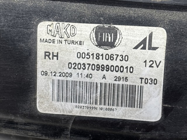 212935 Fiat Doblo III.  2009-2015 2009-2015 Lámpa , Fényszóró használt  jobb hátsó Mako a képen látható sérüléssel