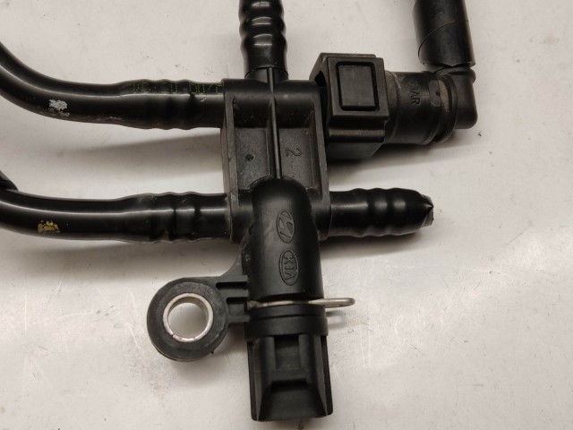 Kia Rio 2005-2011 2005-2011 Üzemanyag cső használt 