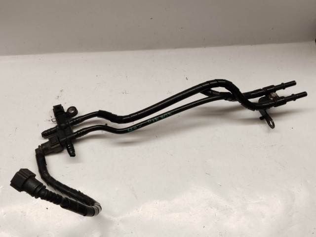 Kia Rio 2005-2011 2005-2011 Üzemanyag cső használt 