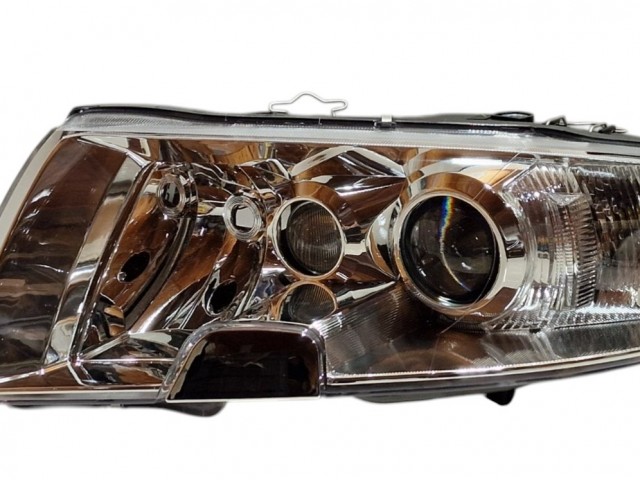 Skoda Superb I. 2001-2008 utángyártott új bal első fényszóró XENON ködlámpás motorral DEPO