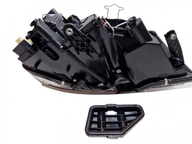 Skoda Superb I. 2001-2008 utángyártott új bal első fényszóró XENON ködlámpás motorral DEPO