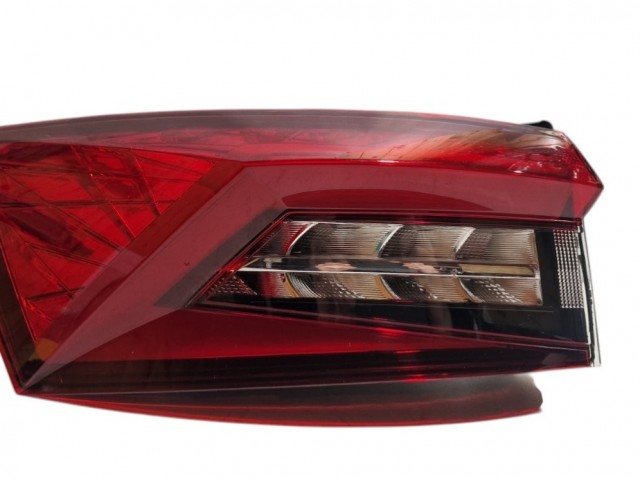 Skoda Kodiaq 2016.10.01-2021.06.20 utángyártott új bal hátsó külső lámpa LED