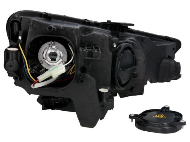 Audi A4 B9 2015.09.01-2019.05.30 utángyártott új bal első fényszóró XENON D5S/H8+LED (motorral) TYC
