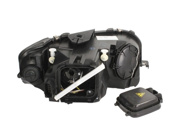 Audi A3  8P  2003-2008 utángyártott új bal első fényszóró XENON D2S/H7 (motorral, Hella típ.)  TYC