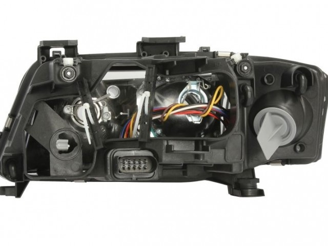 Audi A6 C5 2001.06.01-2004.04.30 utángyártott új jobb első fényszóró DE-H7/FF-H7 beép.vill. TYC