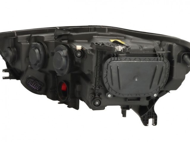 Audi A6 C7 2011.04.01-2014.09.30 utángyártott új jobb első fényszóró H7/D3S XENON/LED (motorral) DPA