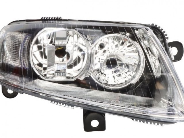 Audi A6 (C6/4F) 2008.10.01-2011.03.31 utángyártott új jobb első fényszóró H7/H15  (motoros) TYC