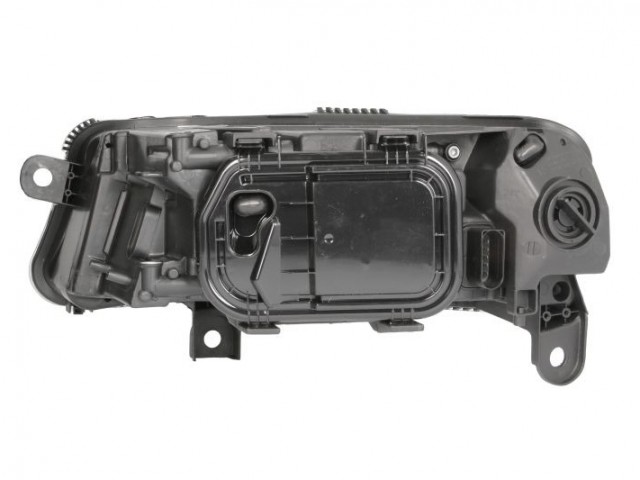 Audi A6 (C6/4F) 2008.10.01-2011.03.31 utángyártott új jobb első fényszóró H7/H15 (motorral) TYC