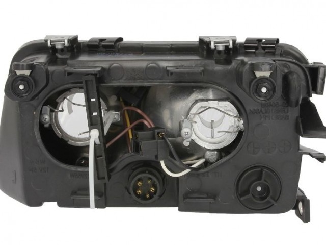 Audi A3 8L 1996.09.01-2000.06.30 utángyártott új jobb első fényszóró FF-H7/H4 ködfényes TYC