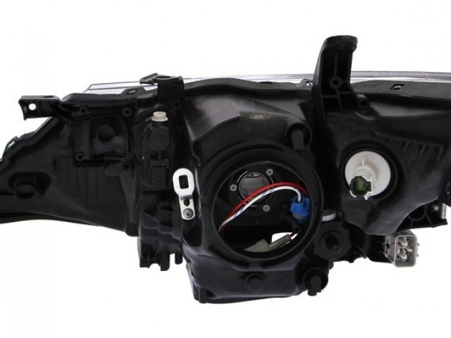 Toyota Auris E18 2012.09.01-2015.05.01 utángyártott új jobb első fényszóró HIR2/LED (motorral) TYC