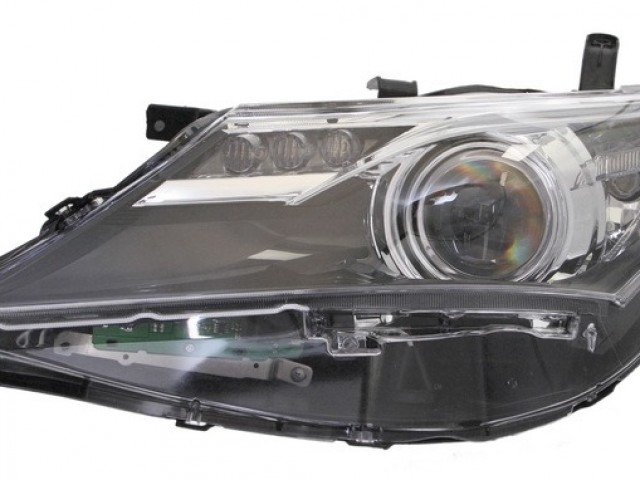 Toyota Auris E18 2012.09.01-2015.05.01 utángyártott új bal első fényszóró HIR2/LED (motorral) TYC
