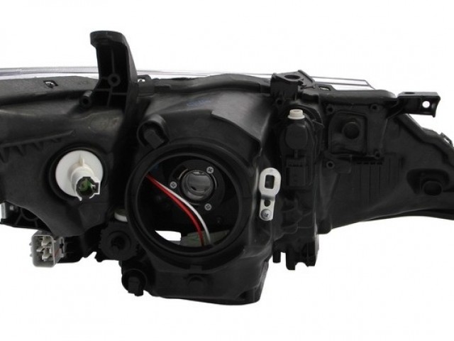 Toyota Auris E18 2012.09.01-2015.05.01 utángyártott új bal első fényszóró HIR2/LED (motorral) TYC