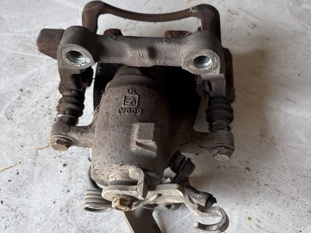 Volkswagen Touran 2003-2015 2003-2010 Féknyereg használt Bal hátsó Nem hűtött tárcsás