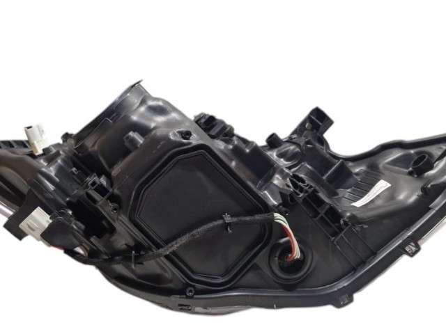 Toyota Auris E18 2012.09.01-2015.05.01 utángyártott új bal első fényszóró HIR2/LED (motorral) TYC