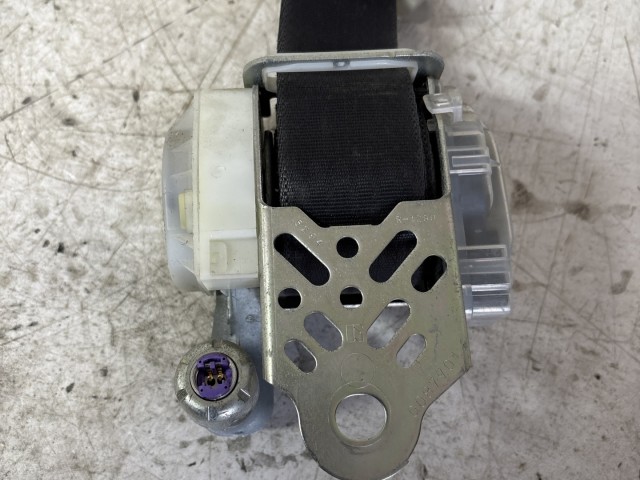 Subaru Legacy 2009-2014 2009-2014 Biztonsági öv és csat használt Jobb első 