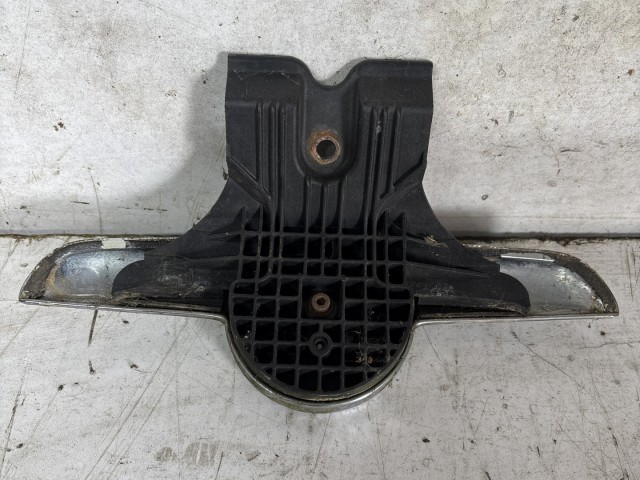 Alfa Romeo GT 2003-2010 2003-2010 Embléma, embléma tartó használt    