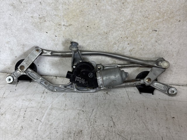 Toyota Auris 2012-2019 E18 2012-2019 Ablaktörlő motor mechanikával használt