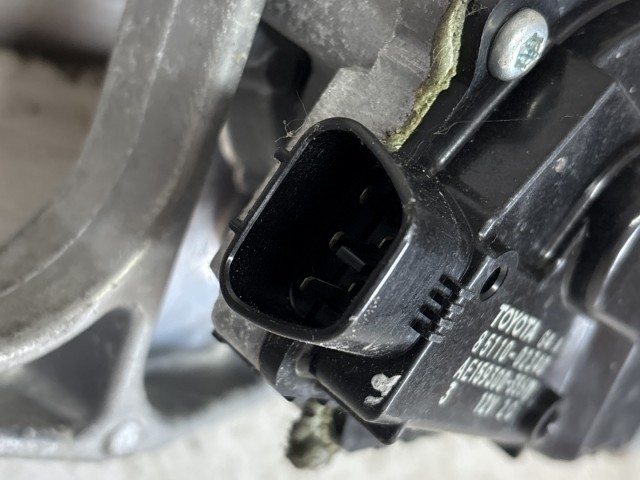Toyota Auris 2012-2019 E18 2012-2019 Ablaktörlő motor mechanikával használt