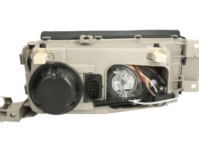 Skoda Octavia 2000.09.01-2011.08.31 utángyártott új bal első fényszóró H4/H3 (motoros) TYC