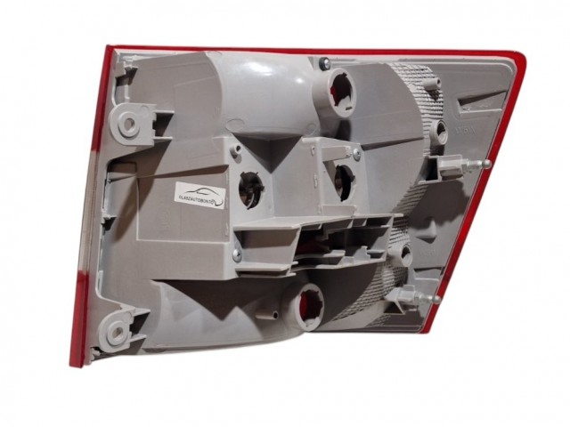 Skoda Octavia III. 2013.02.01-2016.09.30 utángyártott új bal hátsó lámpa (Kombi)