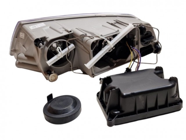 Skoda Octavia II. 2004.03.01-2008.12.31 utángyártott új jobb első fényszóró Xenon D1S/H1 króm h.(motorral) TYC