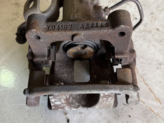 Citroen C4 Picasso 2006-2013 2006-2013 Féknyereg használt Jobb hátsó Nem hűtött tárcsás