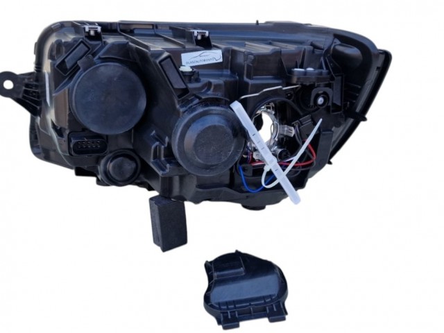 Volkswagen Transporter T6 2015.07.01-2020.01.31 utángyártott új jobb első fényszóró H4 + nappali fény. fekete csíkos (motorral) TYC