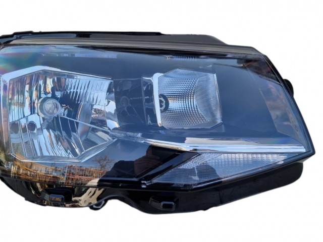 Volkswagen Transporter T6 2015.07.01-2020.01.31 utángyártott új jobb első fényszóró H4 + nappali fény. fekete csíkos (motorral) TYC