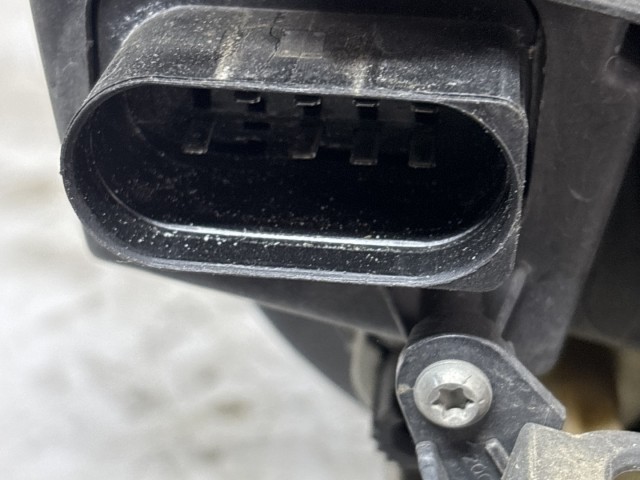 213211 Seat Leon 5F 2012-2020 2012-2020 Lámpa , Fényszóró használt sima bal első 