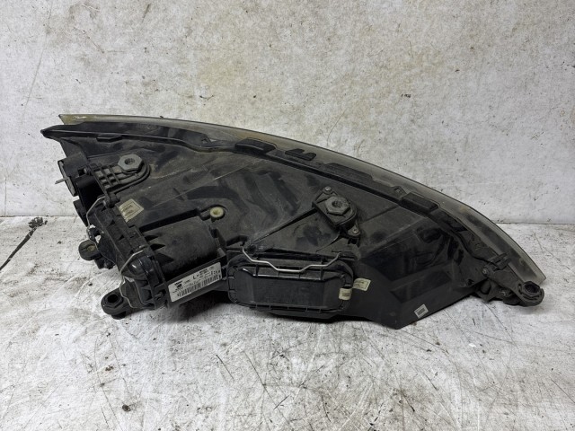 213211 Seat Leon 5F 2012-2020 2012-2020 Lámpa , Fényszóró használt sima bal első 